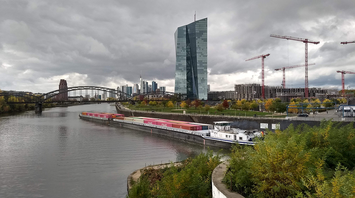 Frankfurt, Osthafen mit Europäischer Zentralbank im Hintergrund